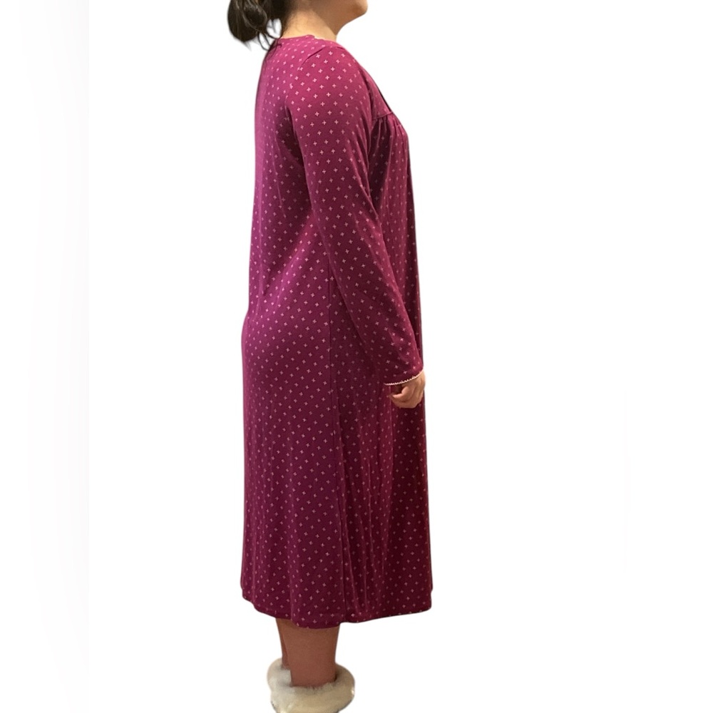 💚#2528 EUC Women’s Flannel Print Gown - Picture 2 of 8